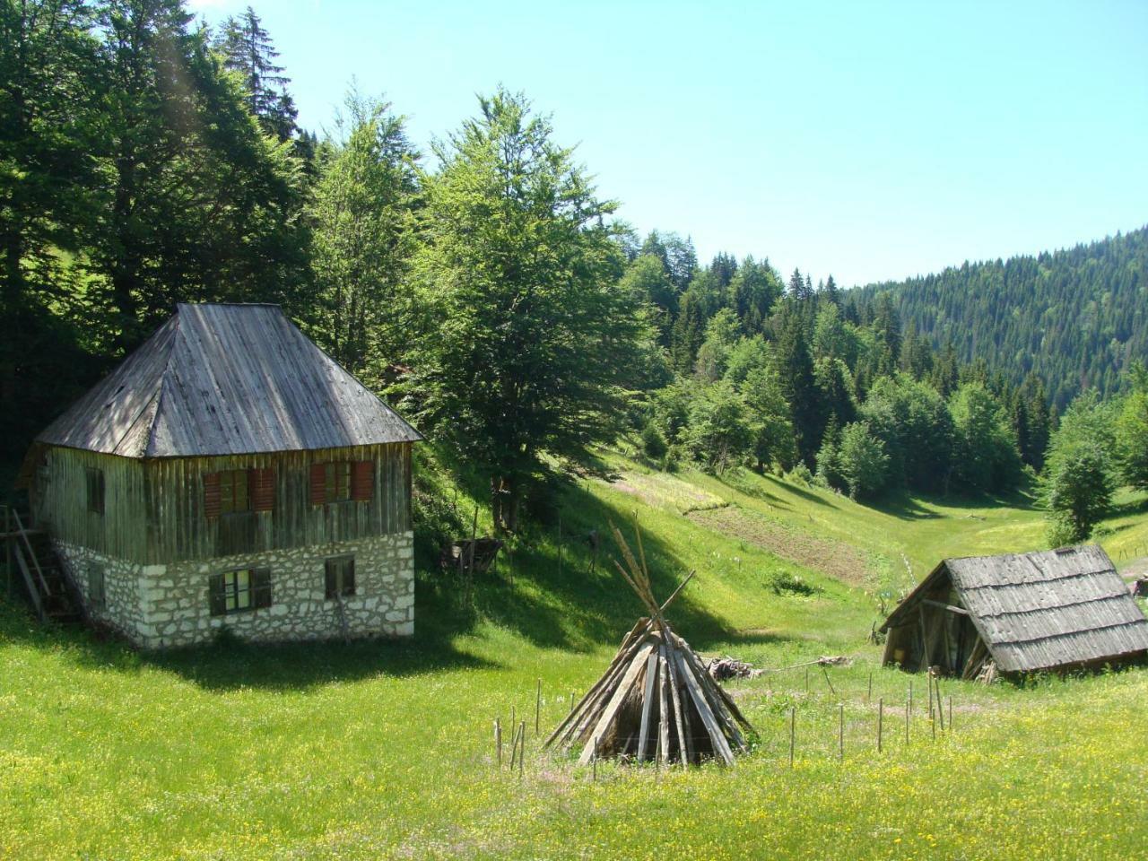 Taramour Cottages. โมจโคแวก ภายนอก รูปภาพ